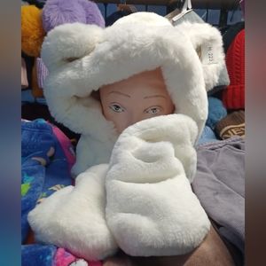 Hat/scarf with ears